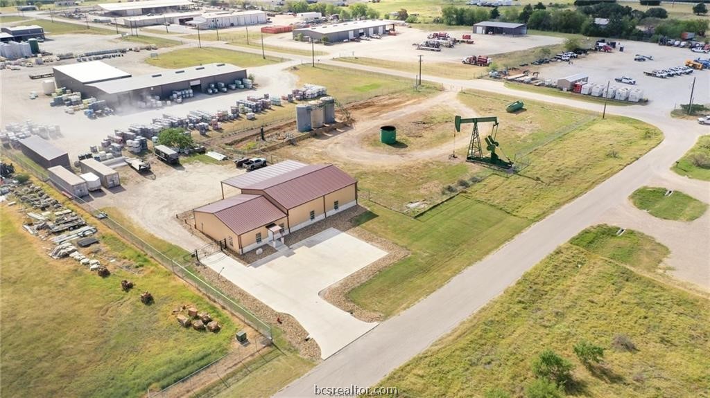 3813 Endeavor Property Photo 28