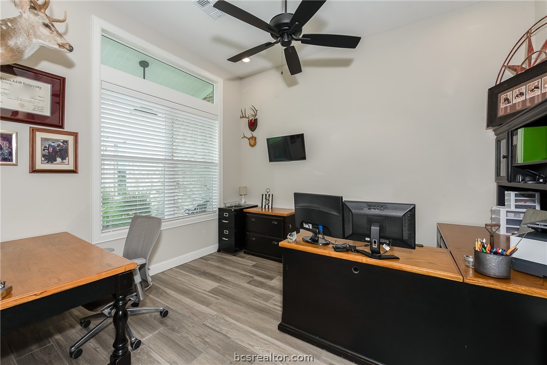 5444 Legend Oaks Court Property Photo 6