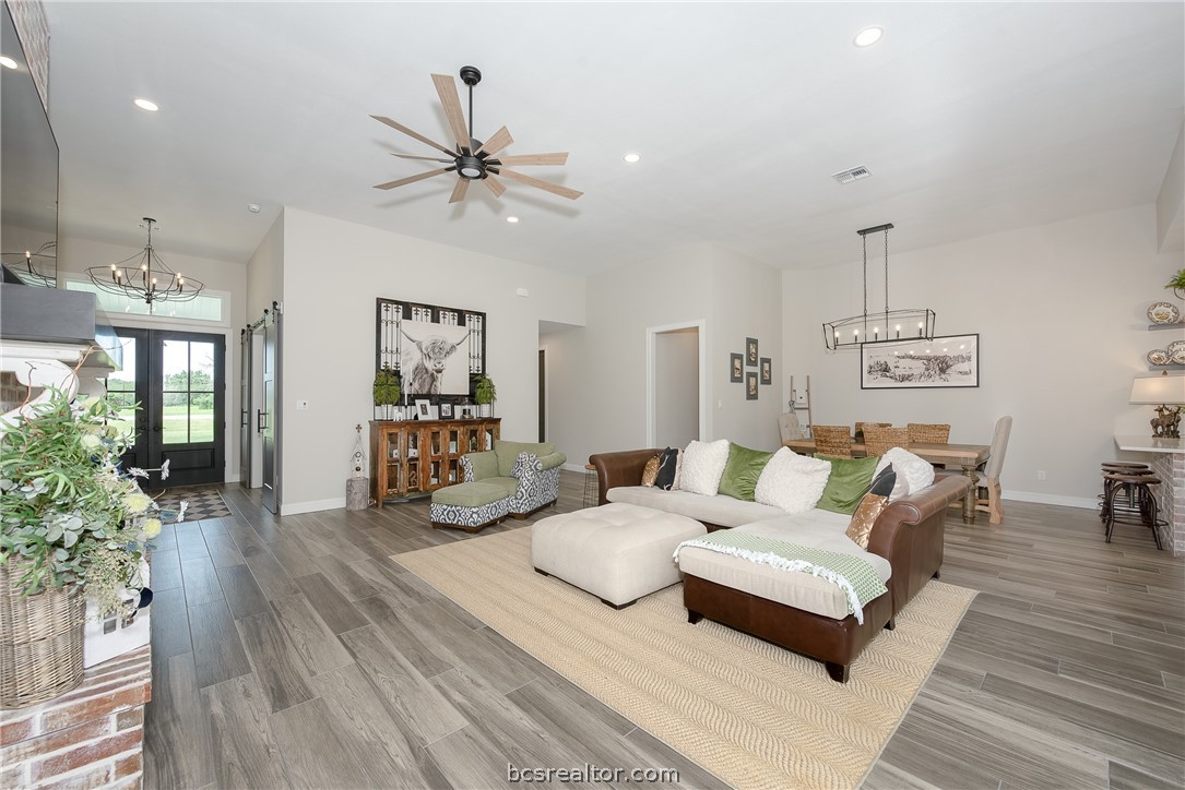 5444 Legend Oaks Court Property Photo 10