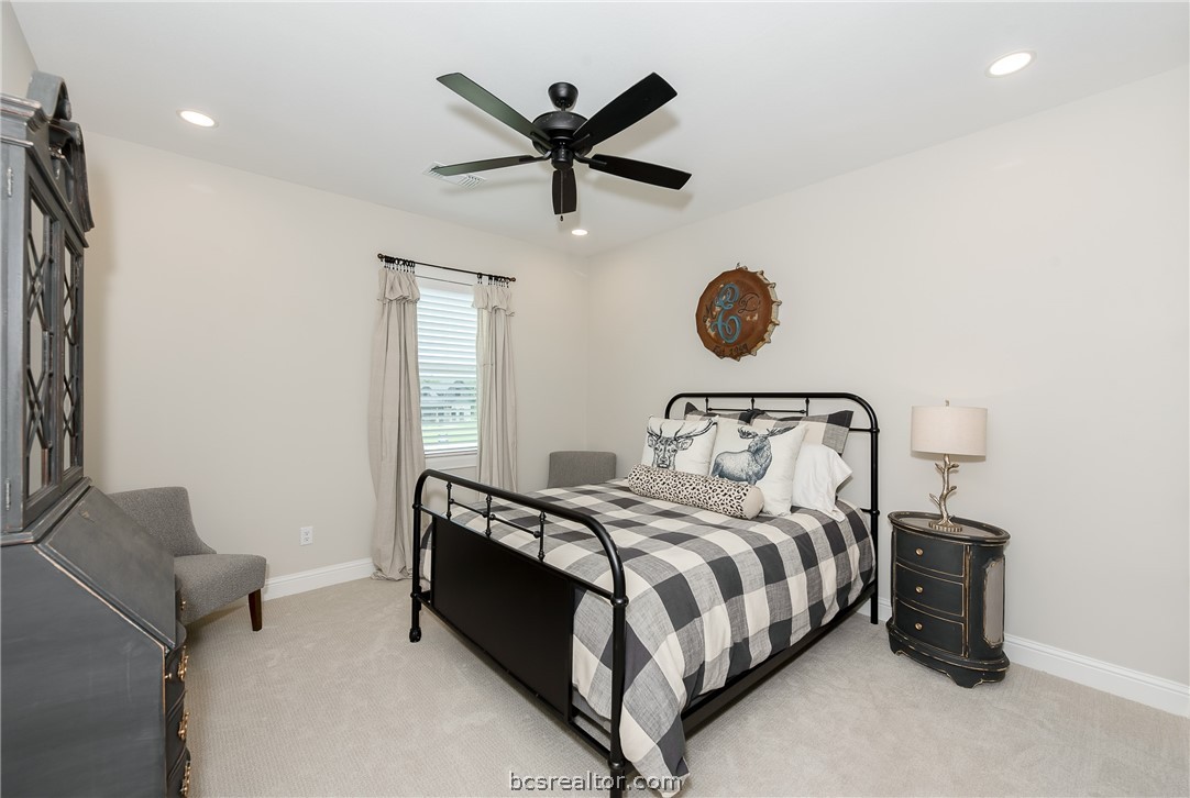 5444 Legend Oaks Court Property Photo 32