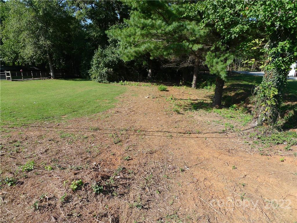 1154 Yadkinville Road Property Photo