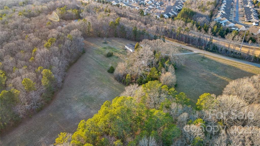 9504 Van Wyck Road Property Photo 3