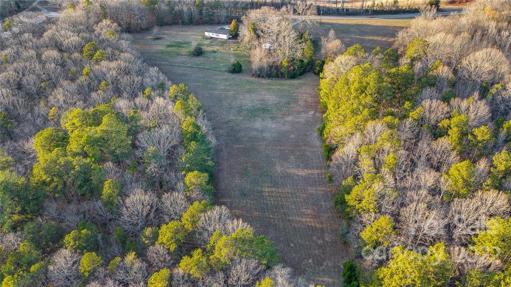 9504 Van Wyck Road Property Photo 4