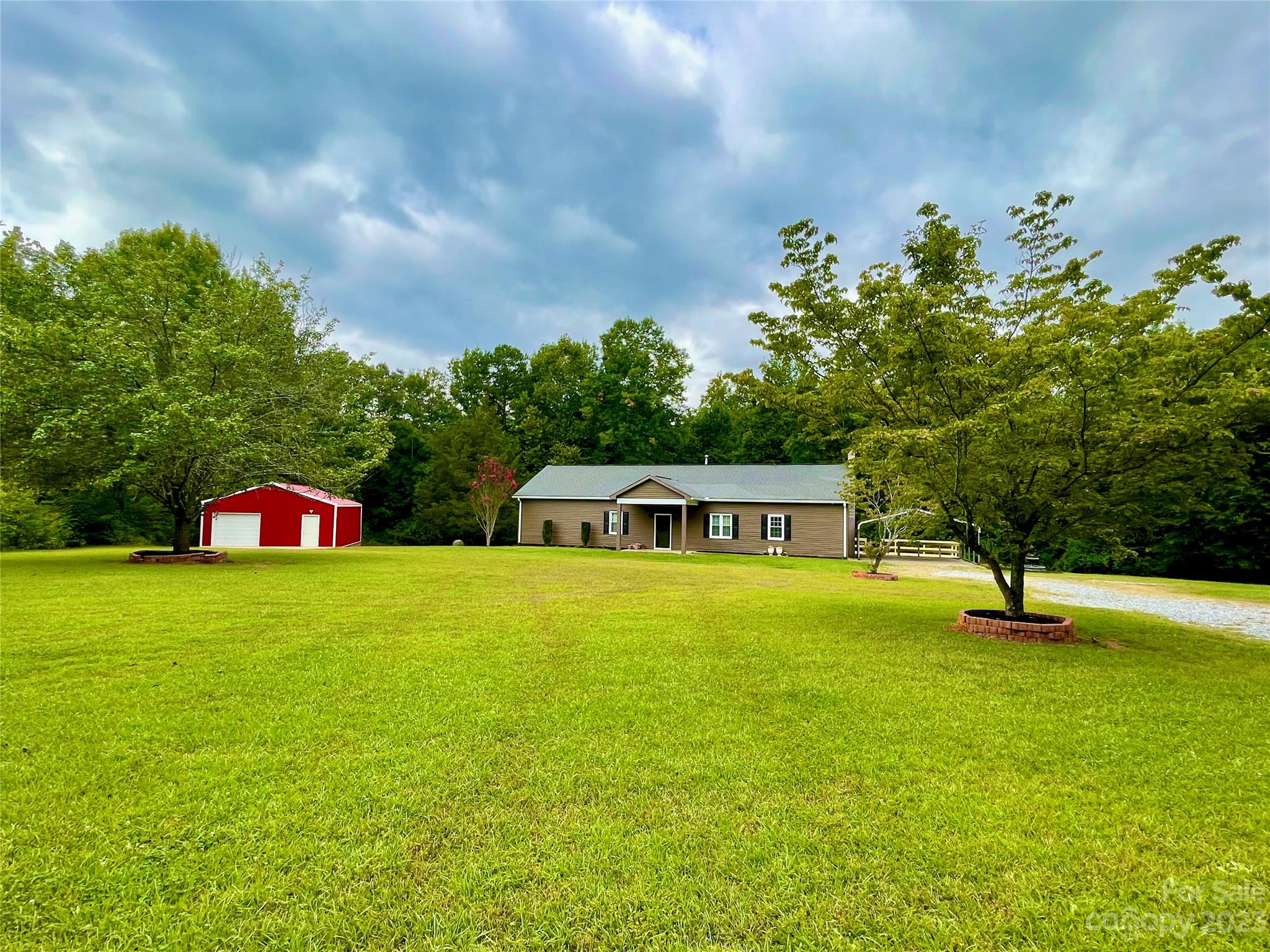 883 Pinehurst Road Property Photo