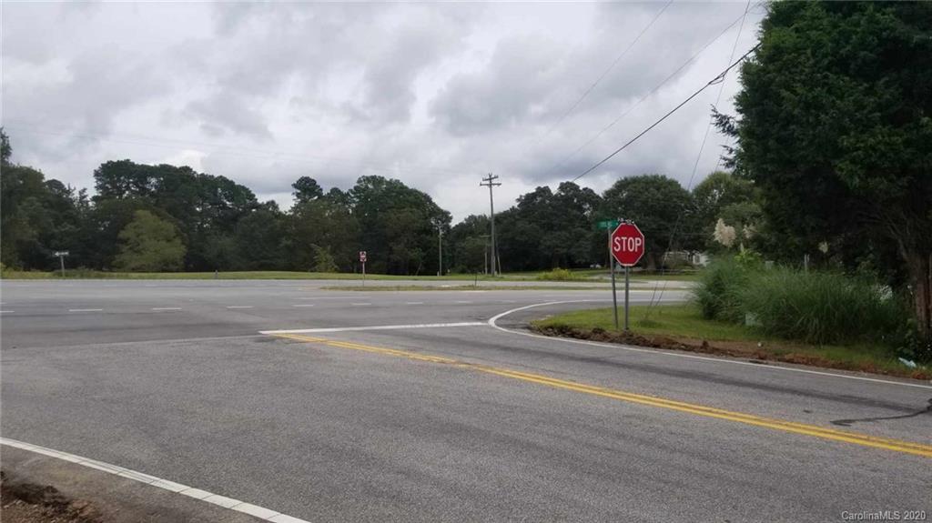 5987 Charlotte Highway Property Photo 4