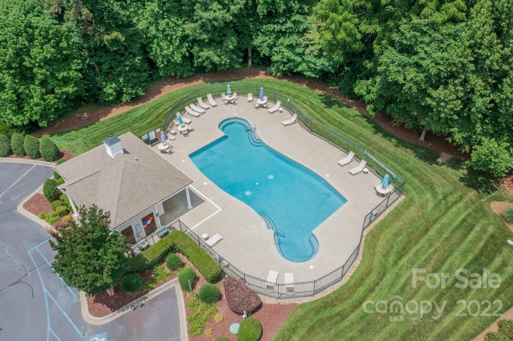 227 Corona Circle 19 Property Photo 10
