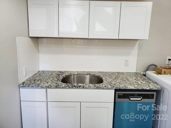 450 Davis Street Property Photo 5