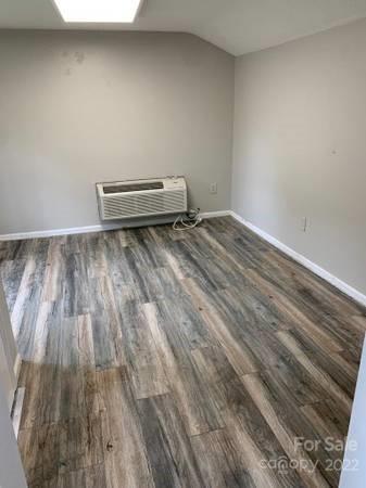 450 Davis Street Property Photo 7