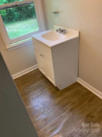 450 Davis Street Property Photo 8