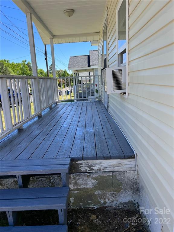 450 Davis Street Property Photo 15