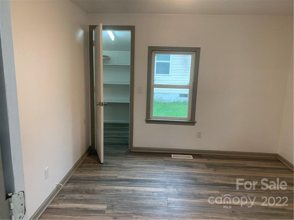 450 Davis Street Property Photo 23