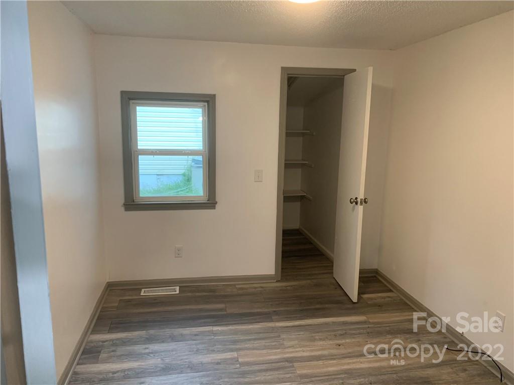 450 Davis Street Property Photo 24