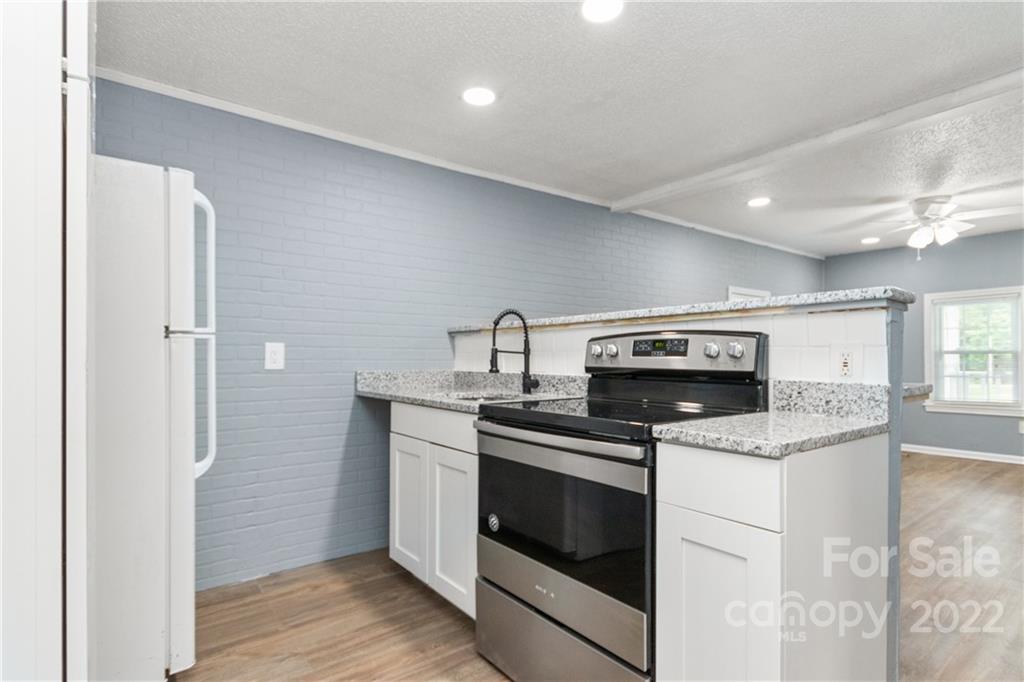 450 Davis Street Property Photo 42