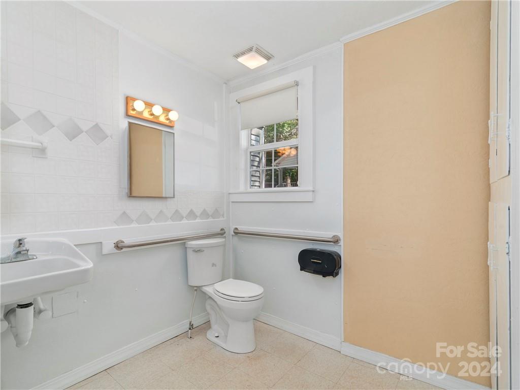 99 Walnut Street Property Photo 12