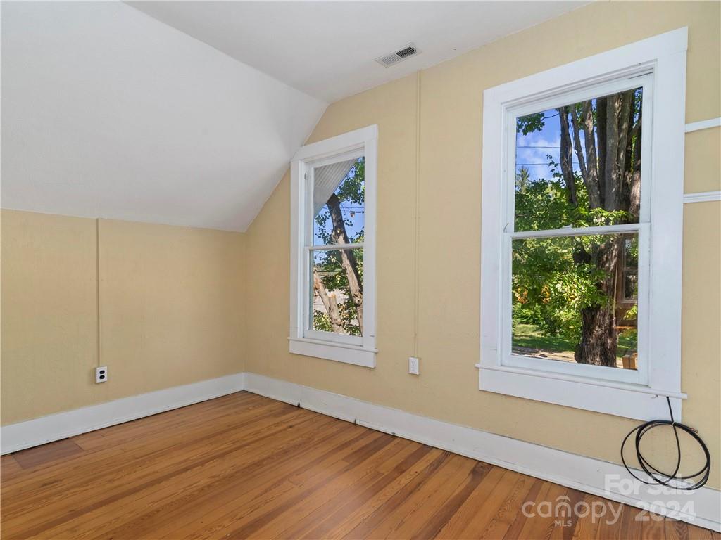 99 Walnut Street Property Photo 21