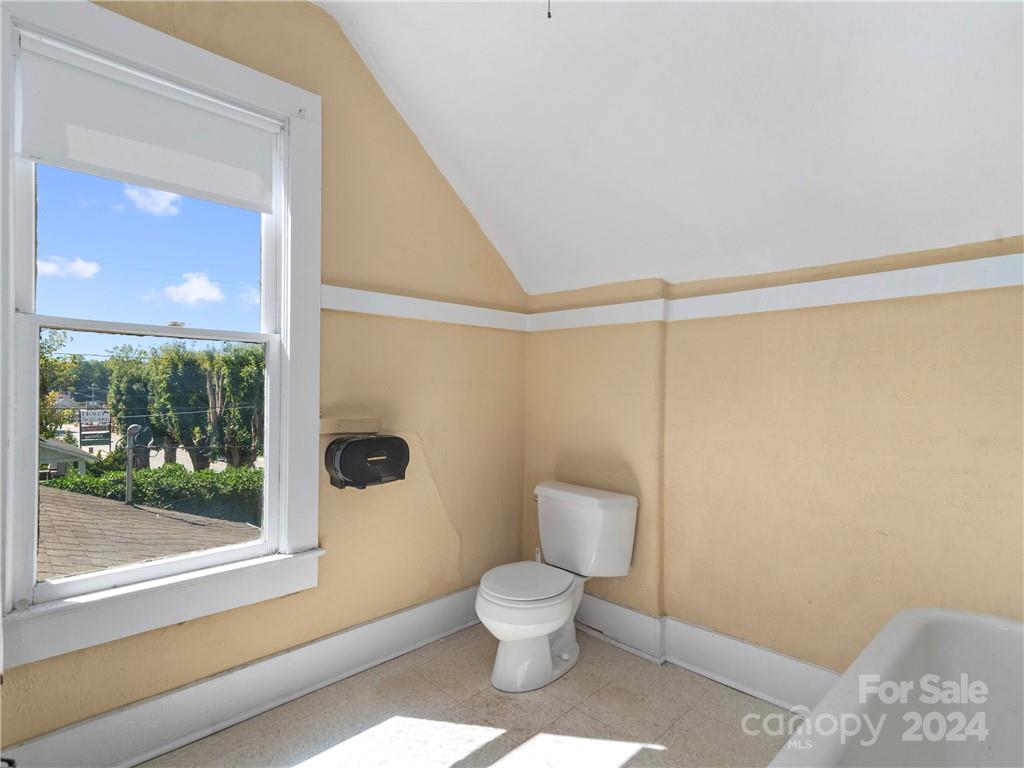 99 Walnut Street Property Photo 24