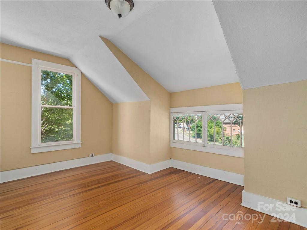 99 Walnut Street Property Photo 26