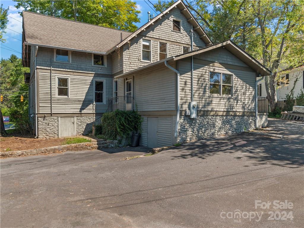 99 Walnut Street Property Photo 28