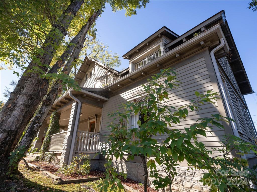 99 Walnut Street Property Photo 42
