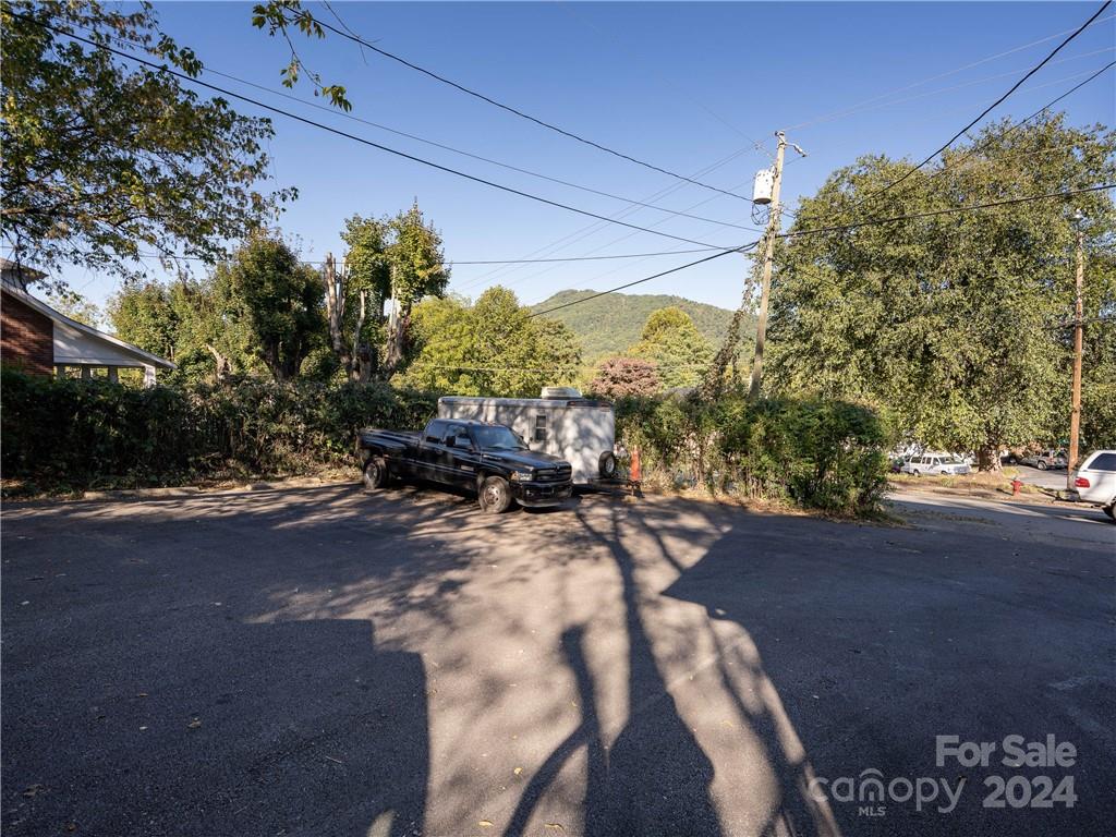 99 Walnut Street Property Photo 47