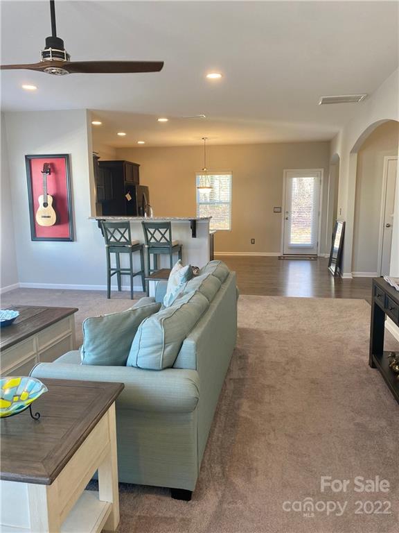 527 Smokehouse Lane Property Photo 3