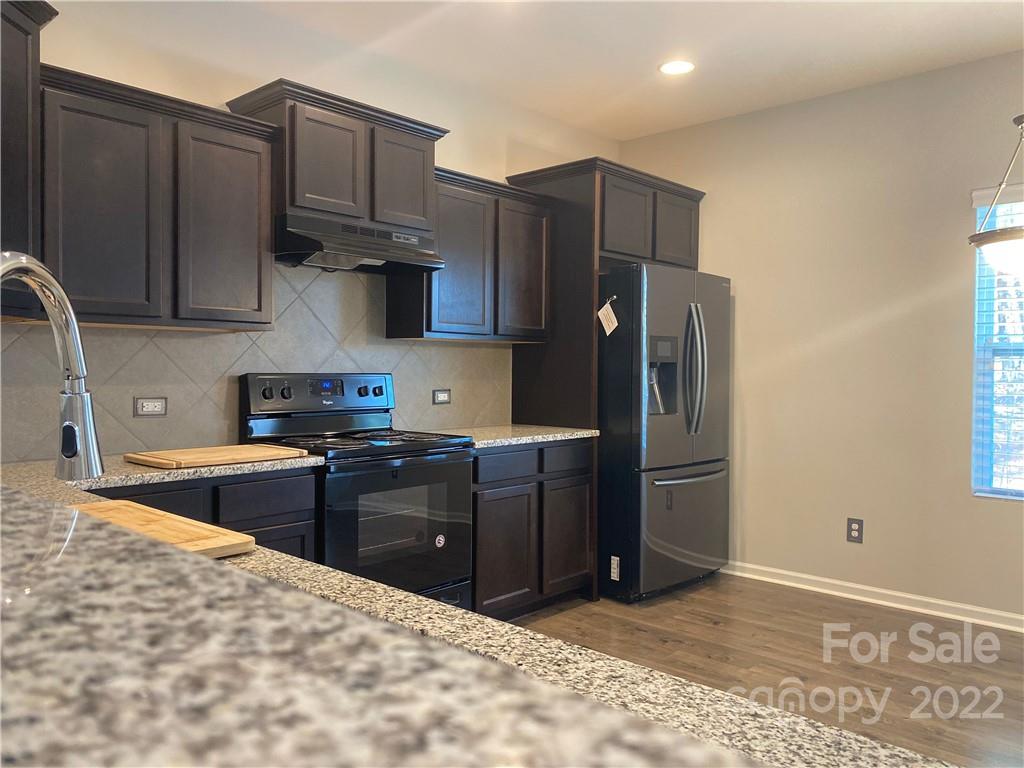527 Smokehouse Lane Property Photo 8