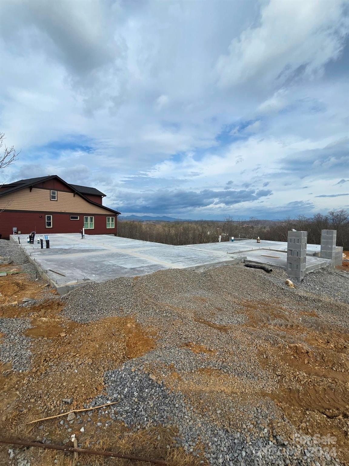 178 Waightstill Drive Property Photo 4