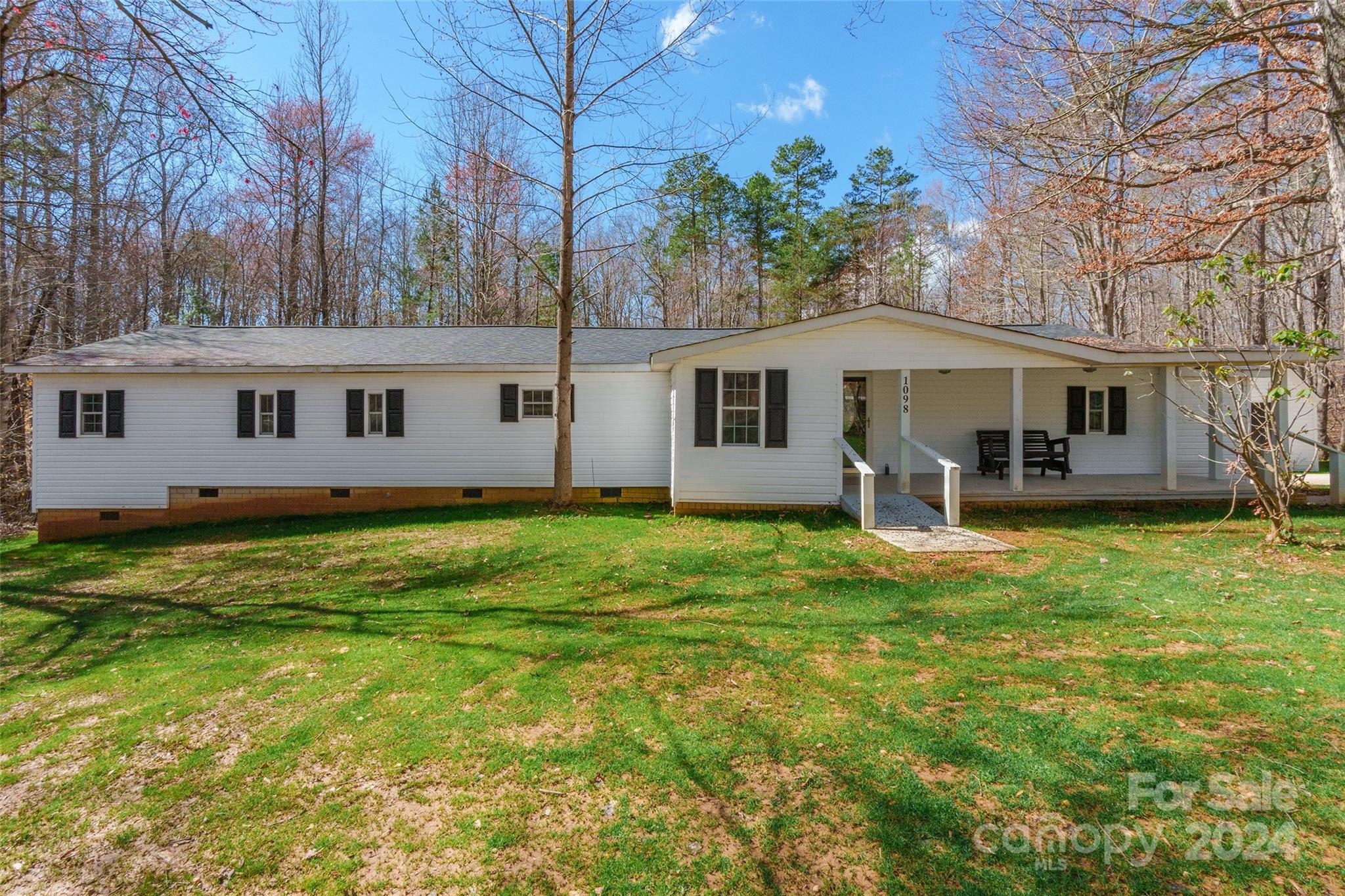 1098 Love Valley Road Property Photo