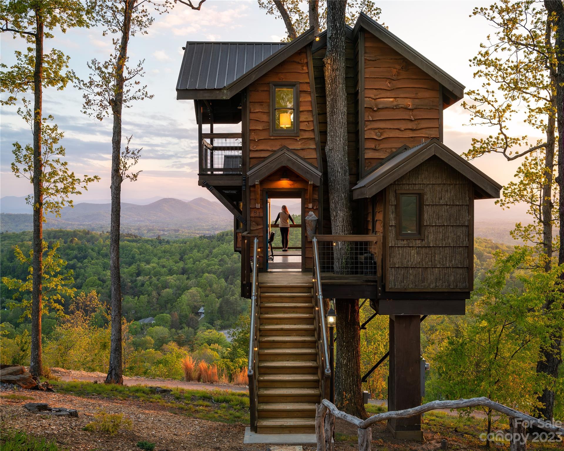 75 Treehouse Haven Property Photo