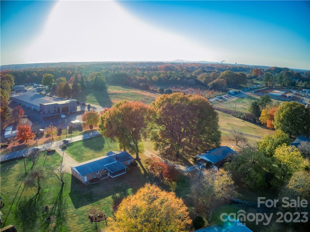 760 River Highway Property Photo 8