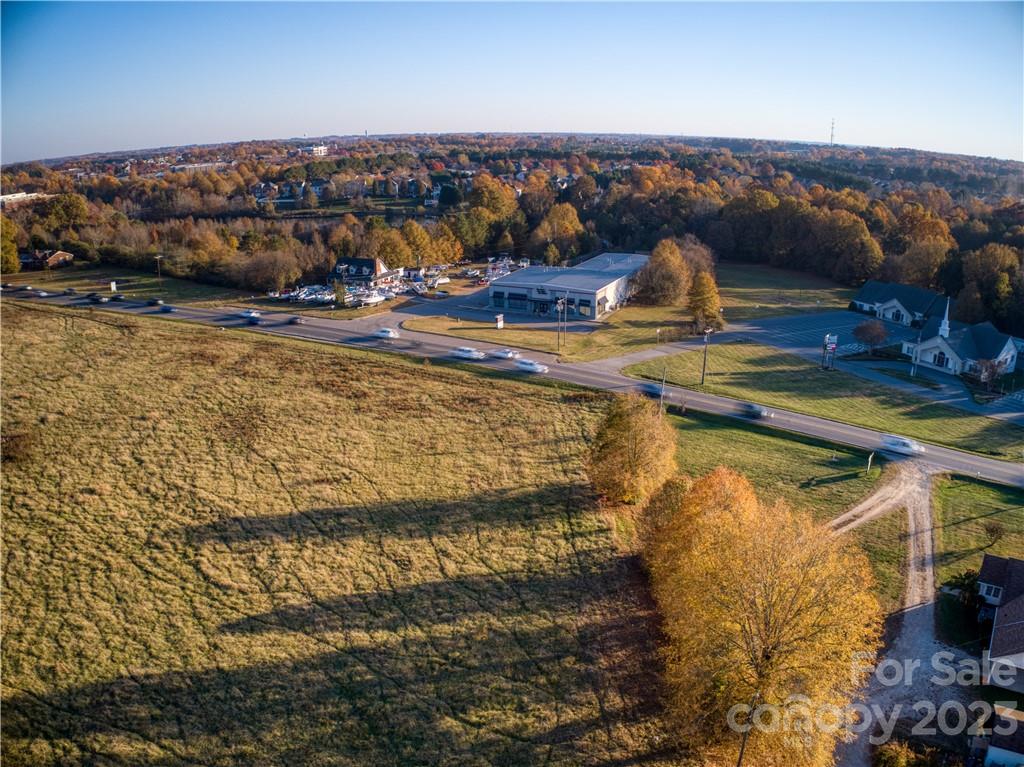 760 River Highway Property Photo 9