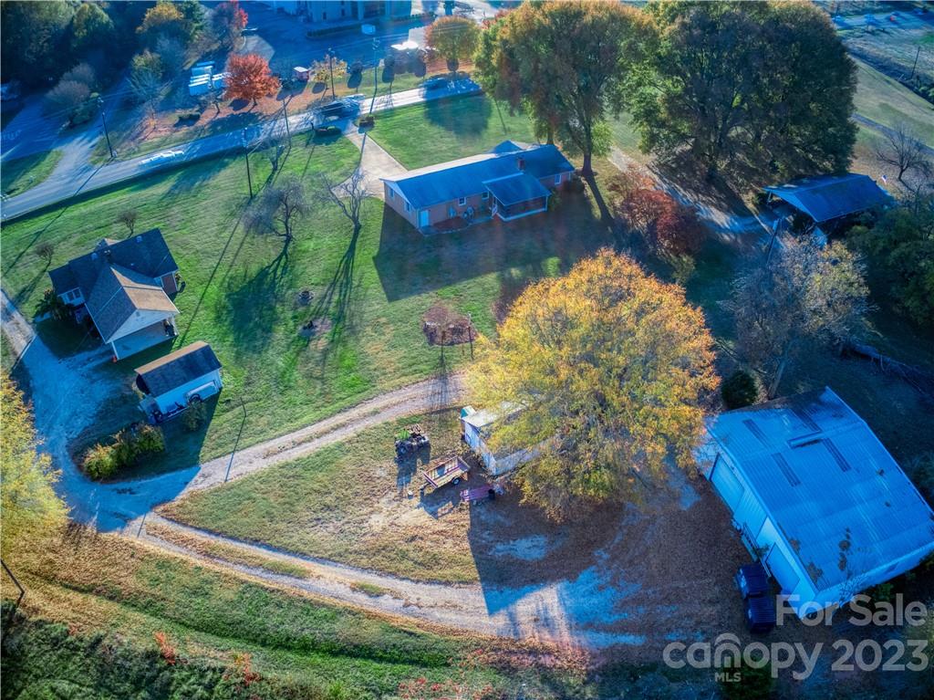 760 River Highway Property Photo 12