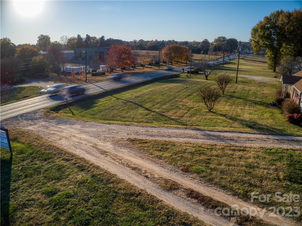 760 River Highway Property Photo 14