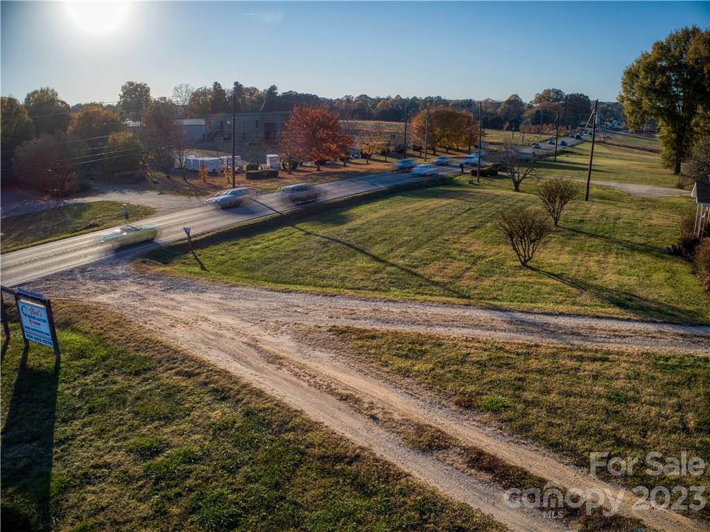 760 River Highway Property Photo 15