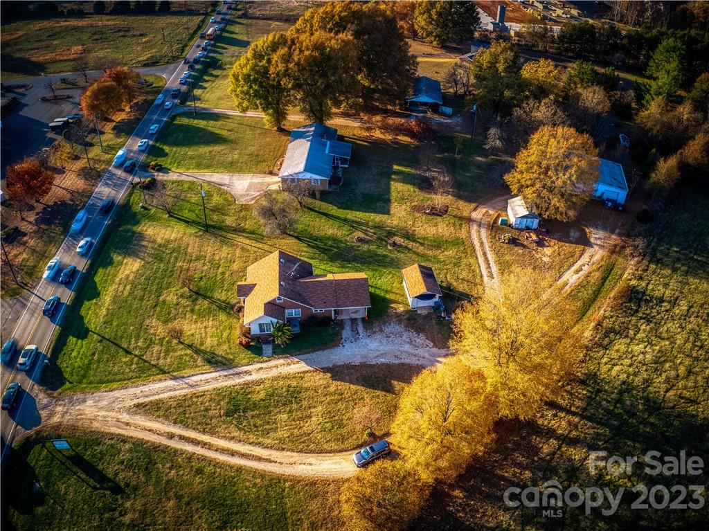 760 River Highway Property Photo 21