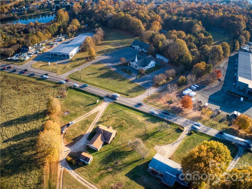 760 River Highway Property Photo 26