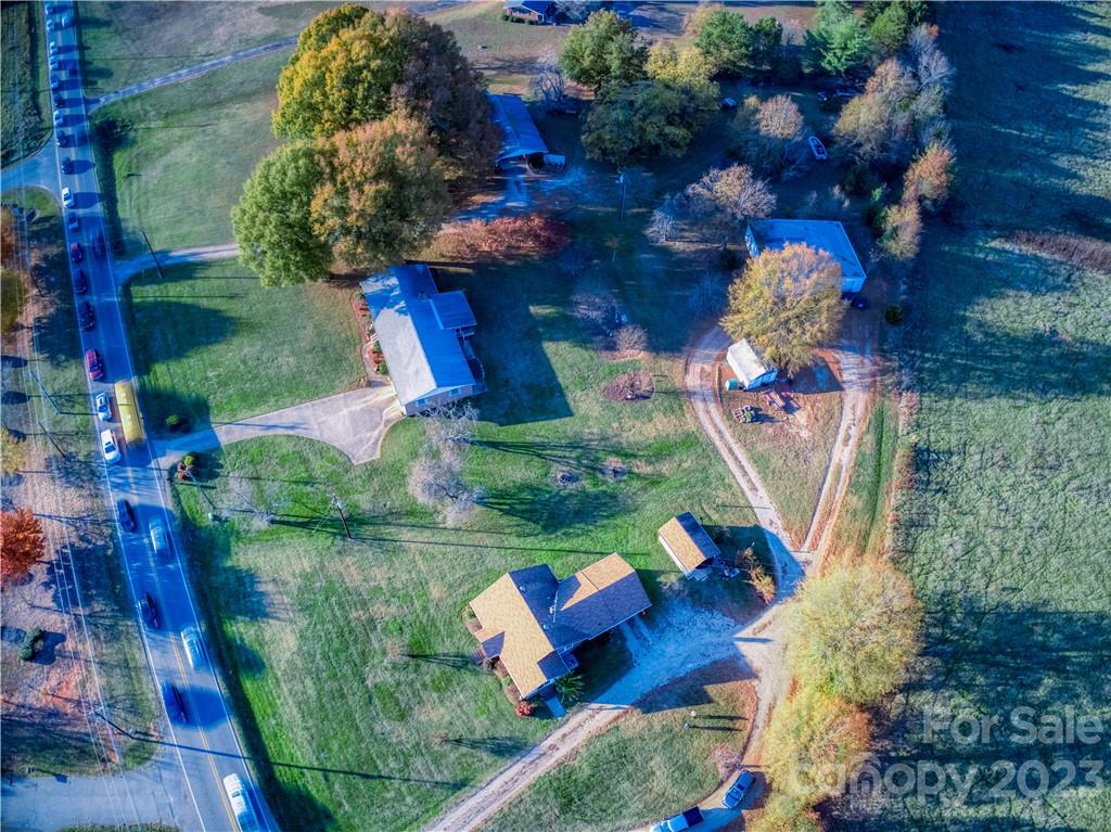 760 River Highway Property Photo 27