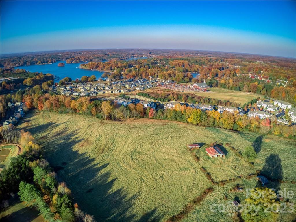 760 River Highway Property Photo 30