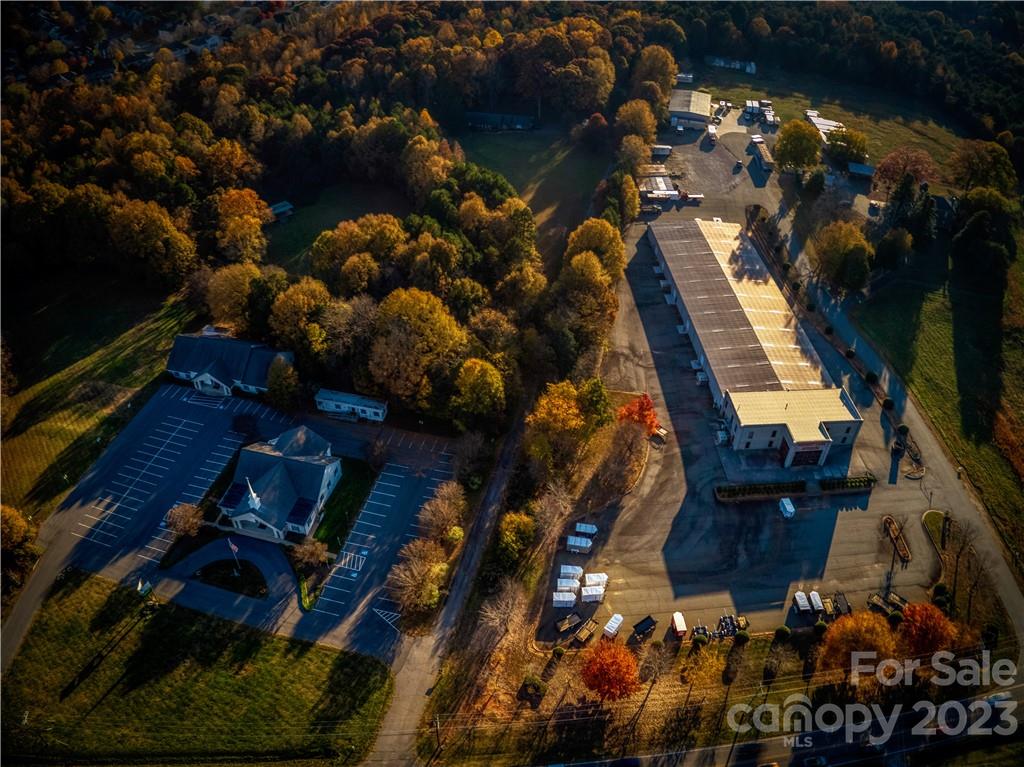 760 River Highway Property Photo 33