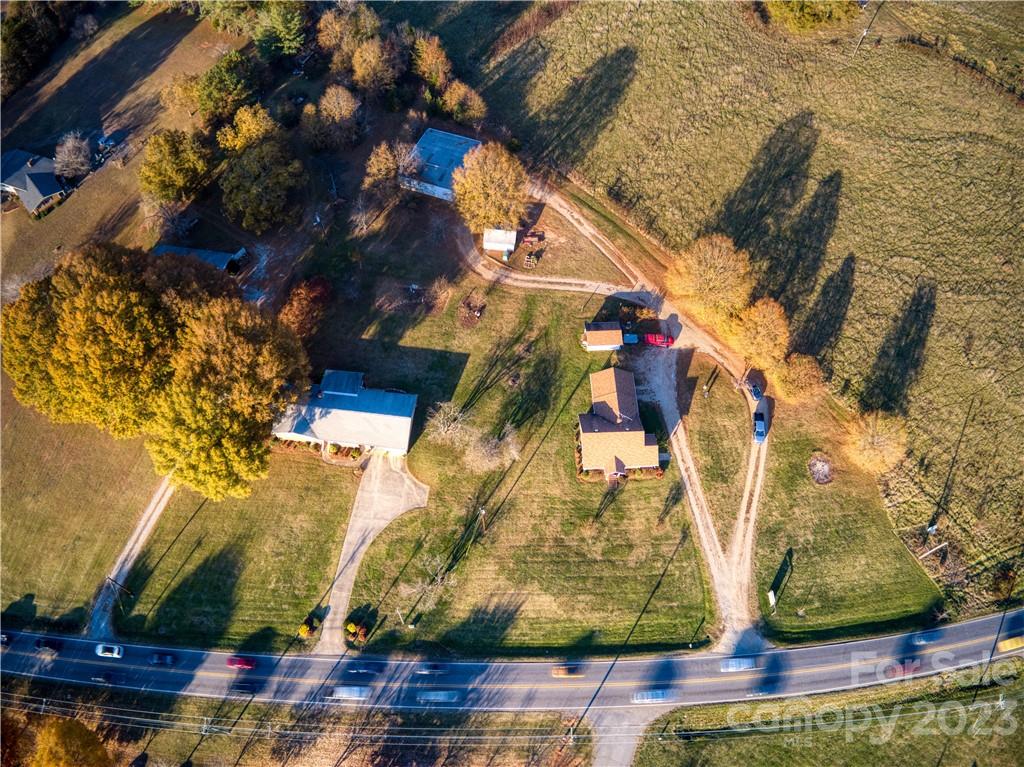 760 River Highway Property Photo 38