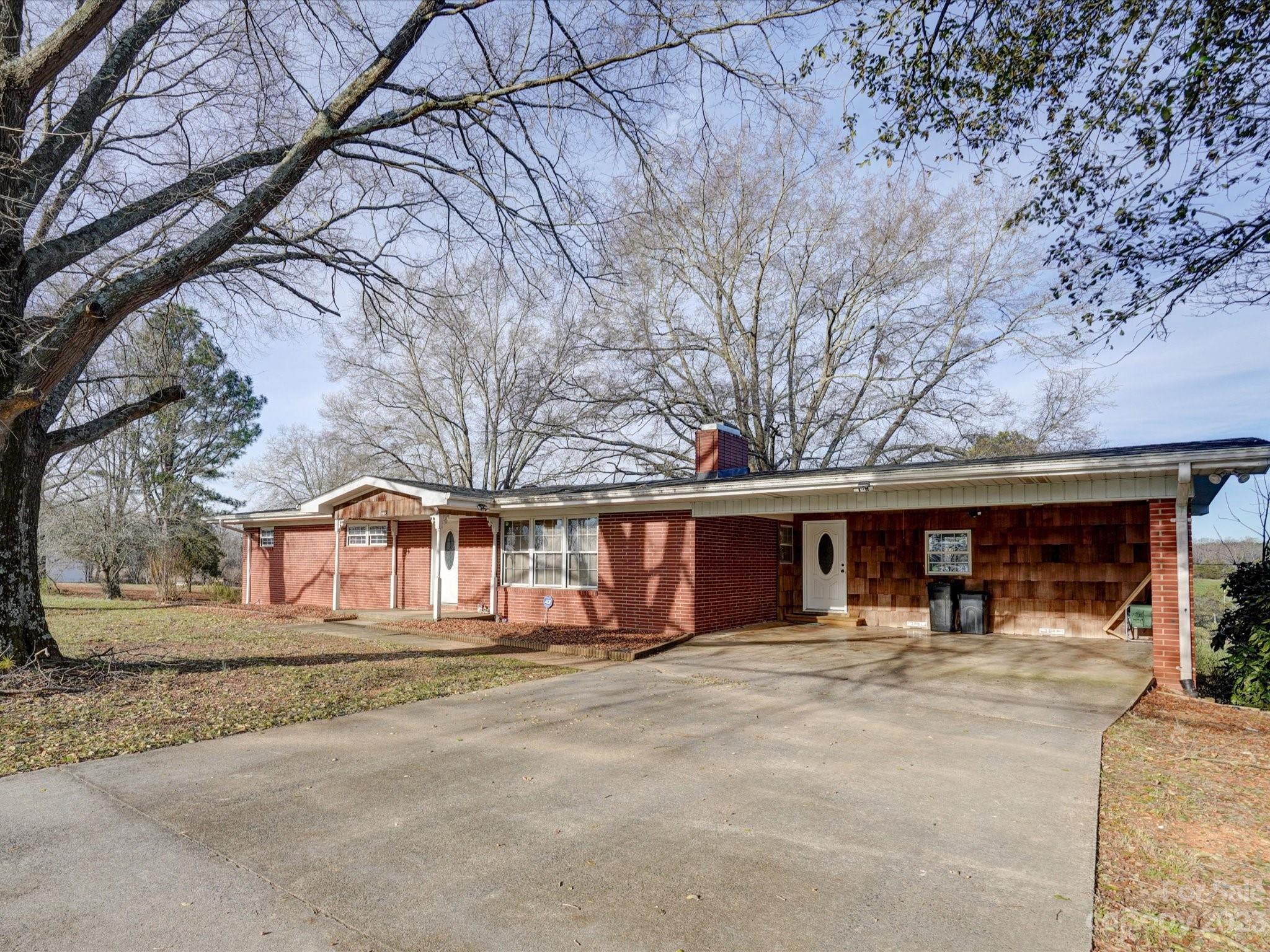 40537 Millingport Road Property Photo 1