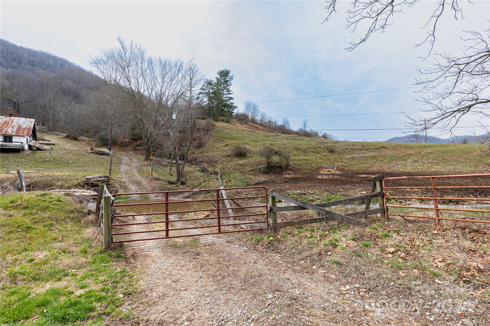 298 S Turkey Creek Road Property Photo 3