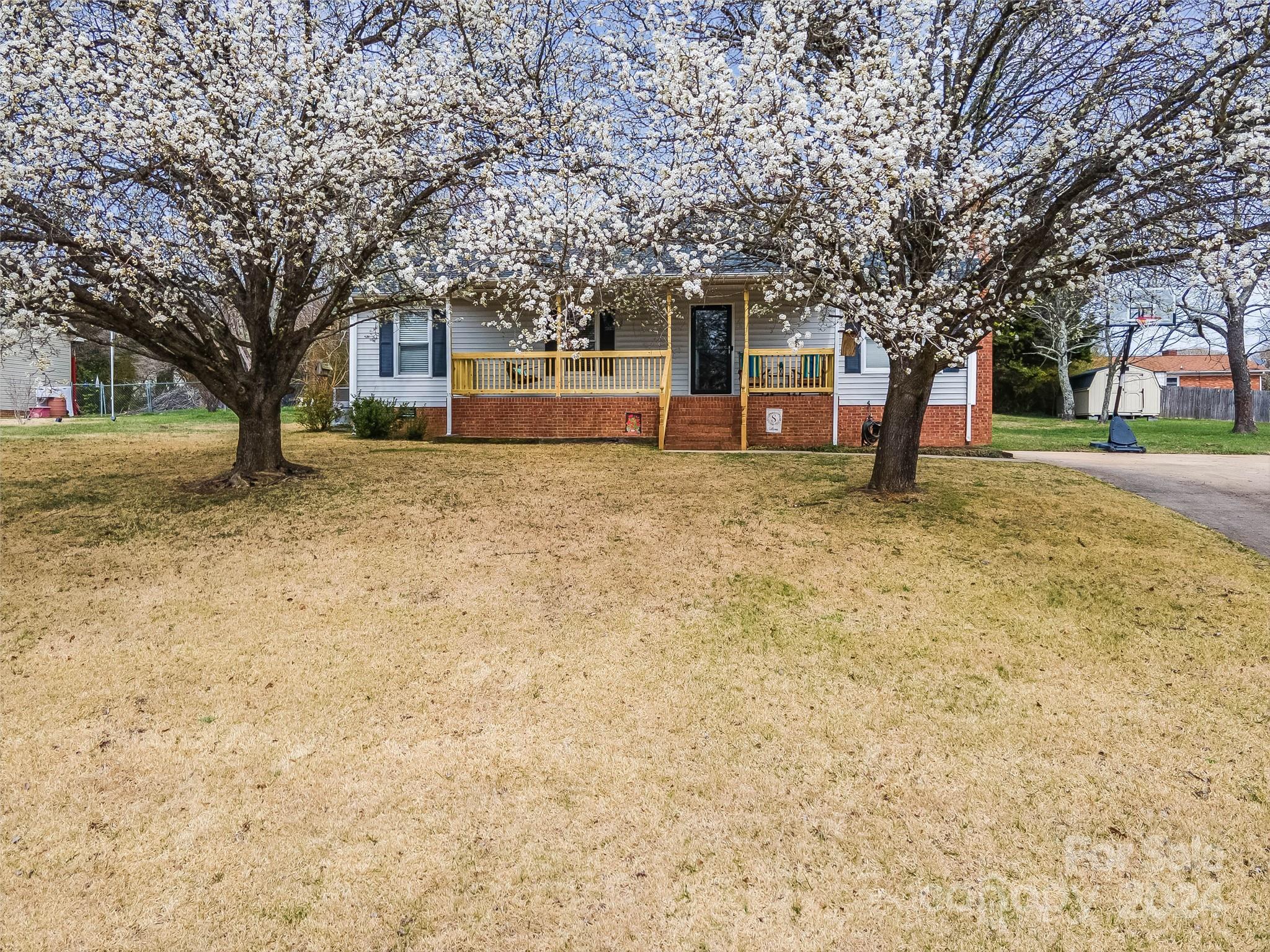 408 Caswell Avenue Property Photo