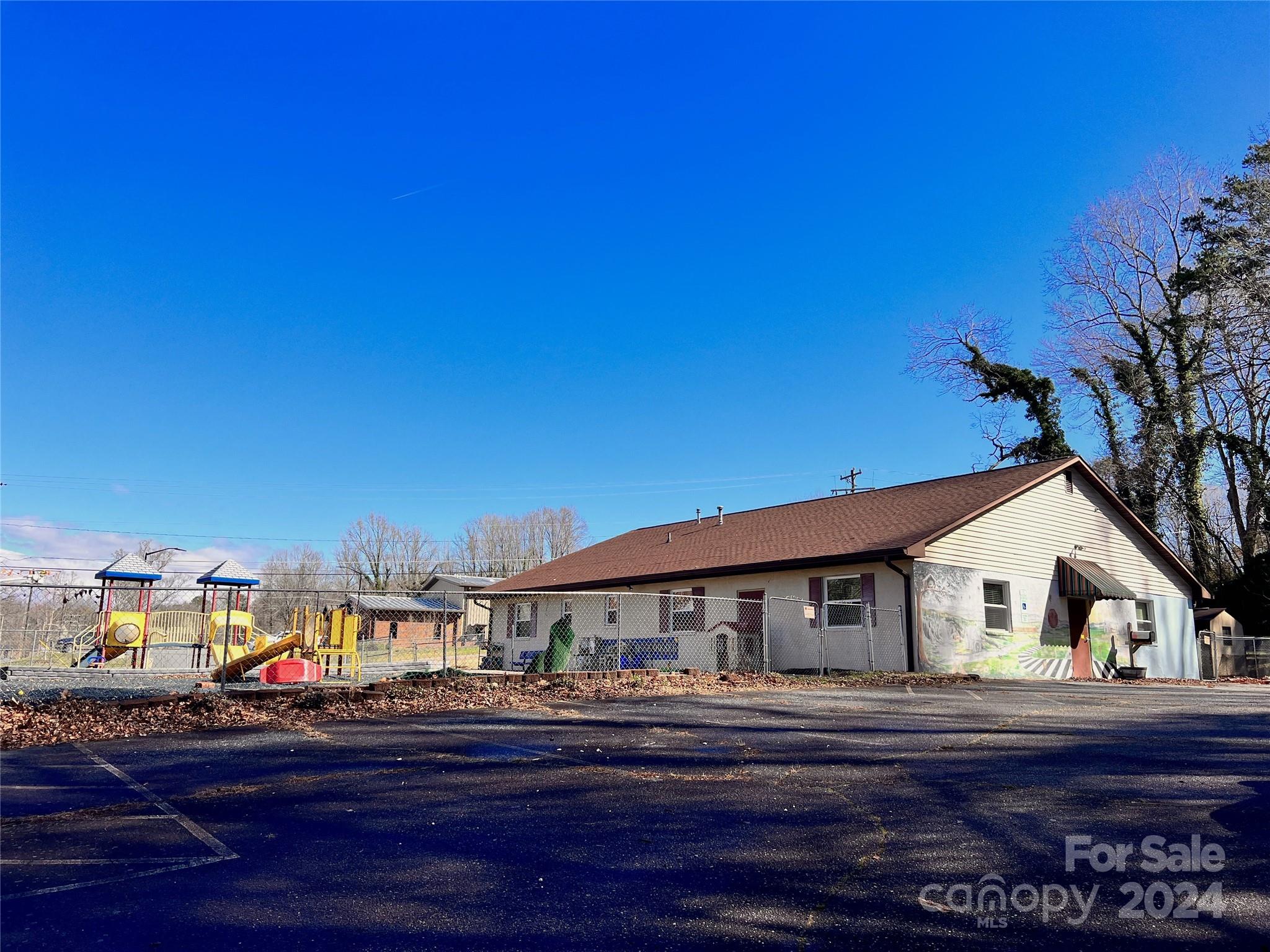 200 N Cleghorn Street Property Photo