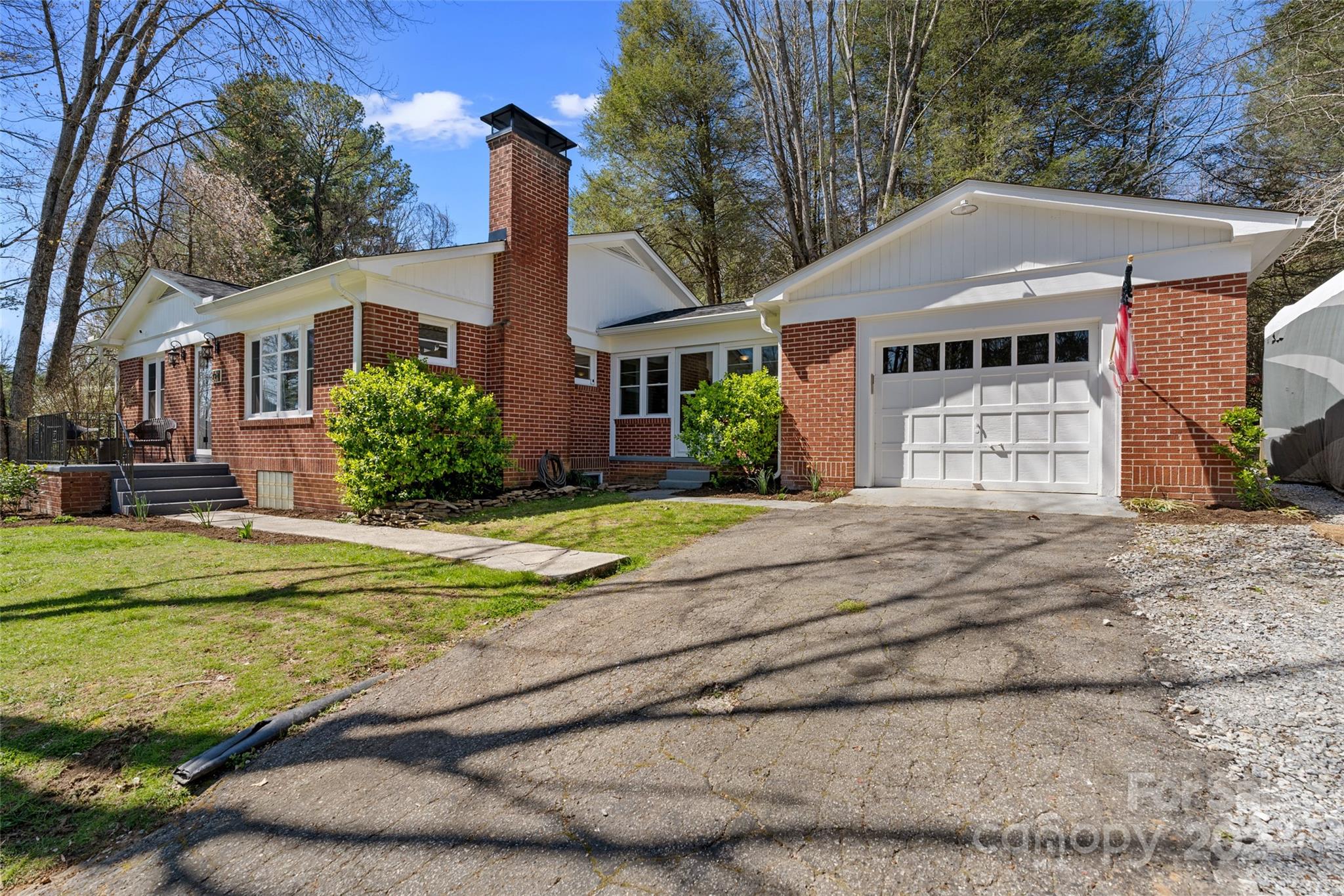 391 Wakefield Drive Property Photo