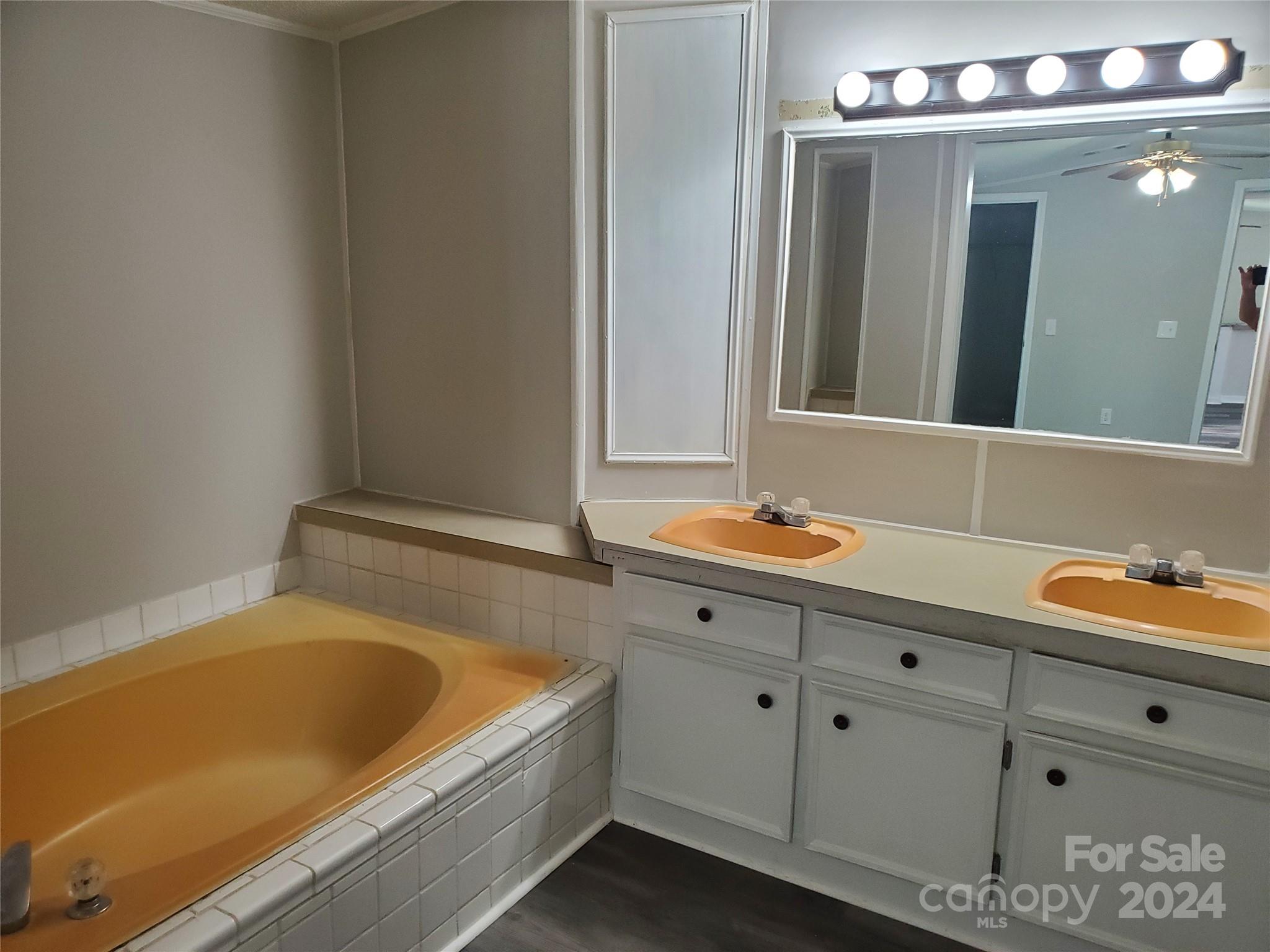 230 Ellen Street Property Photo 7