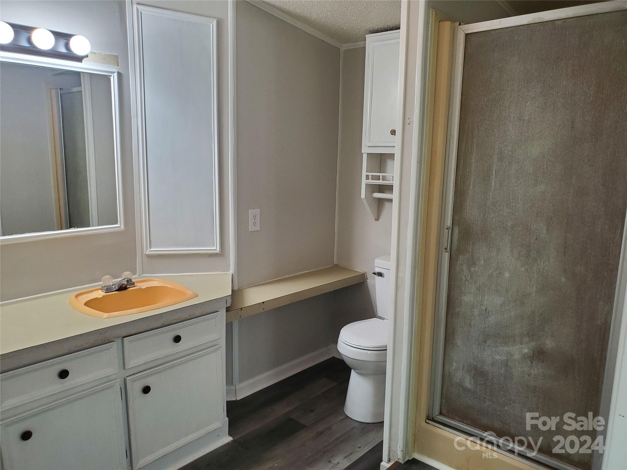 230 Ellen Street Property Photo 9