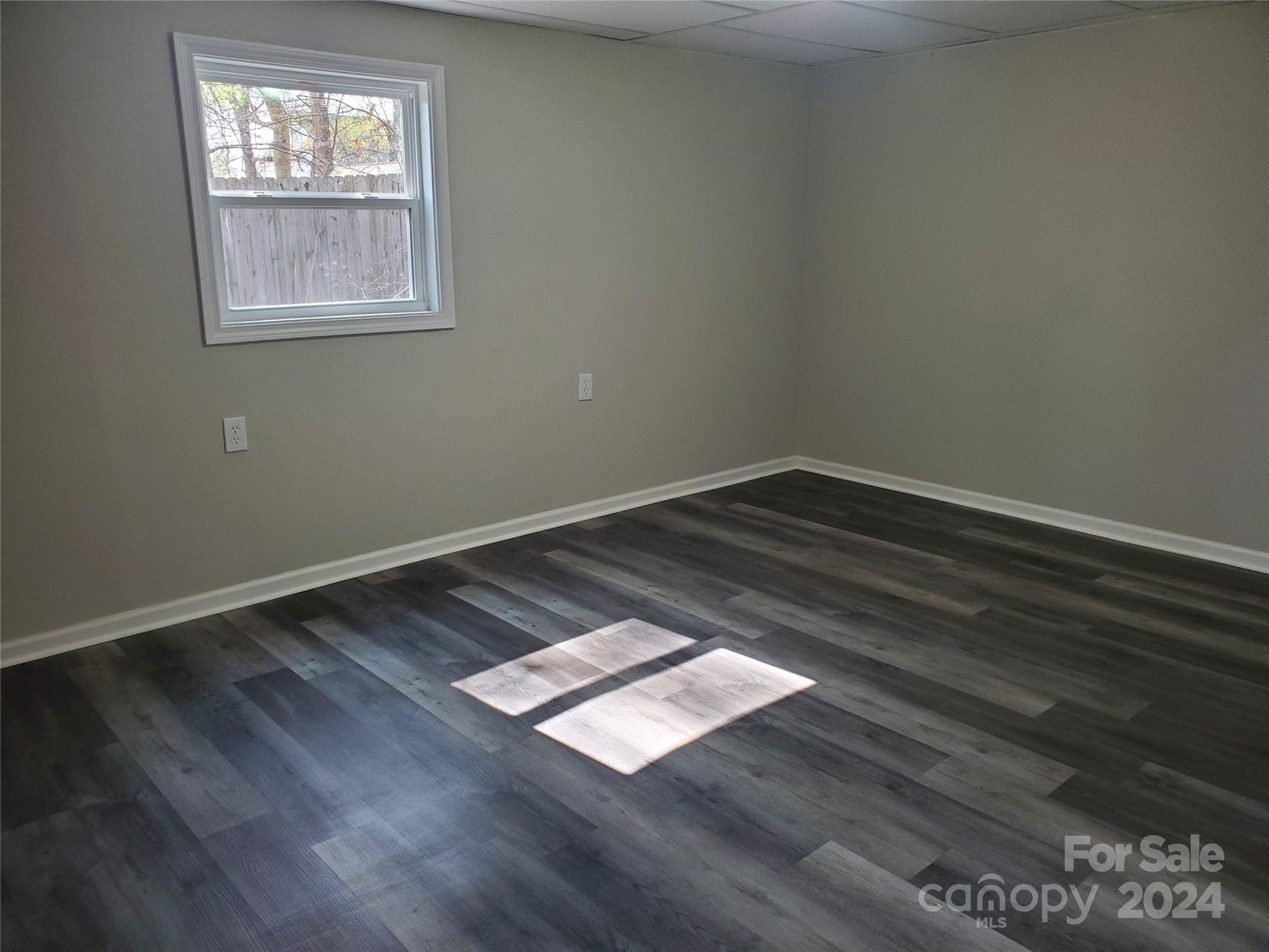 230 Ellen Street Property Photo 14