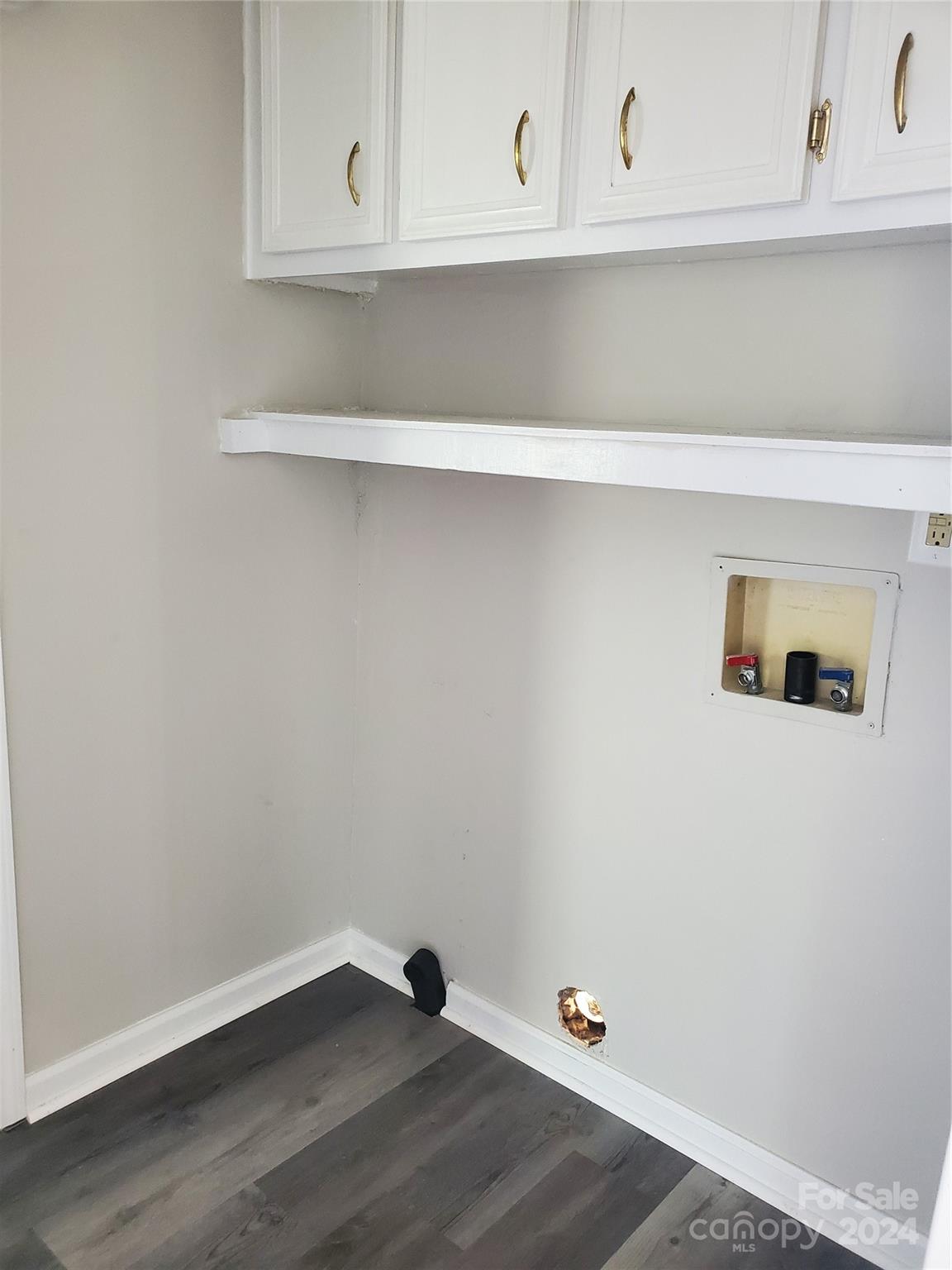 230 Ellen Street Property Photo 15