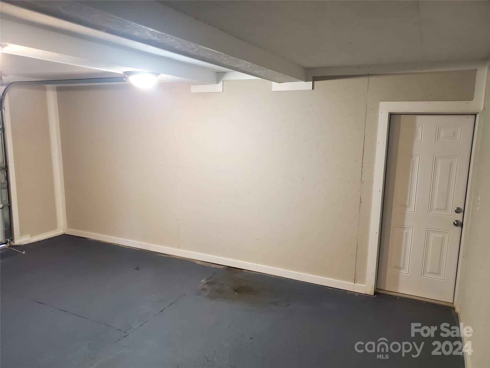 230 Ellen Street Property Photo 17